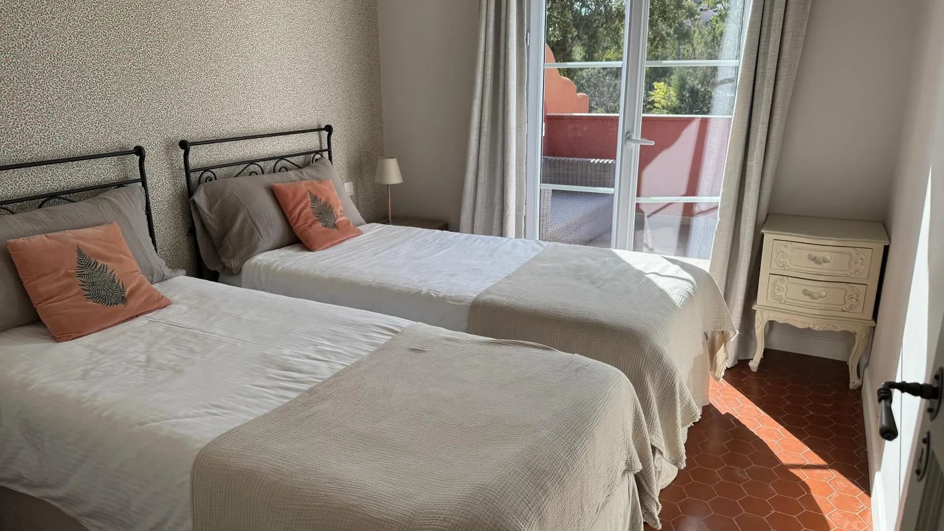 Maison Du Lac Grimaud Holiday home